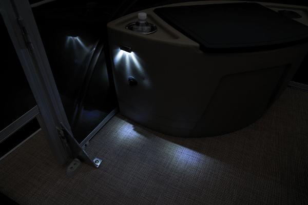 Slide: The Image of Sun Tracker Sportfish 24 XP3 2024 - 62