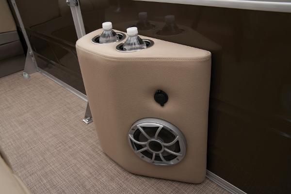 Slide: The Image of Sun Tracker Sportfish 24 XP3 2025 - 23