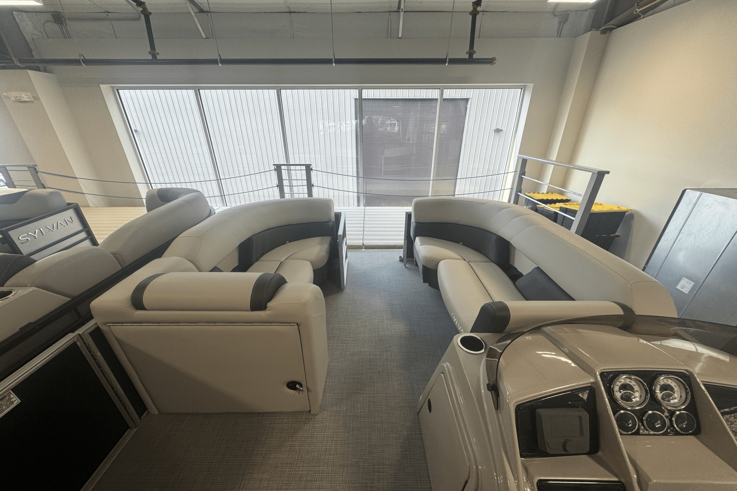 Slide: The Image of Sylvan MIRAGE 822 2025 - 4