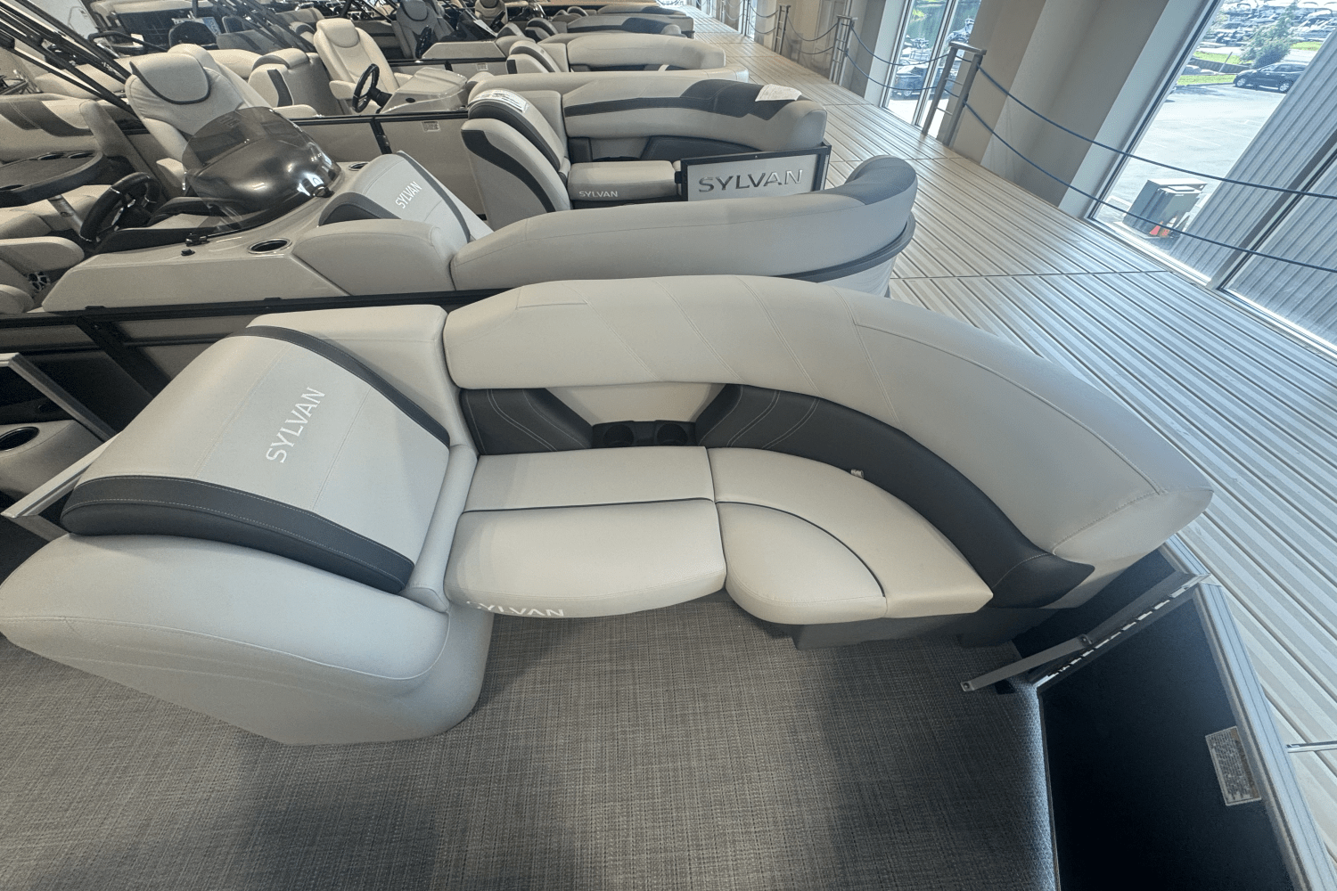 Slide: The Image of Sylvan MIRAGE 822 2025 - 6