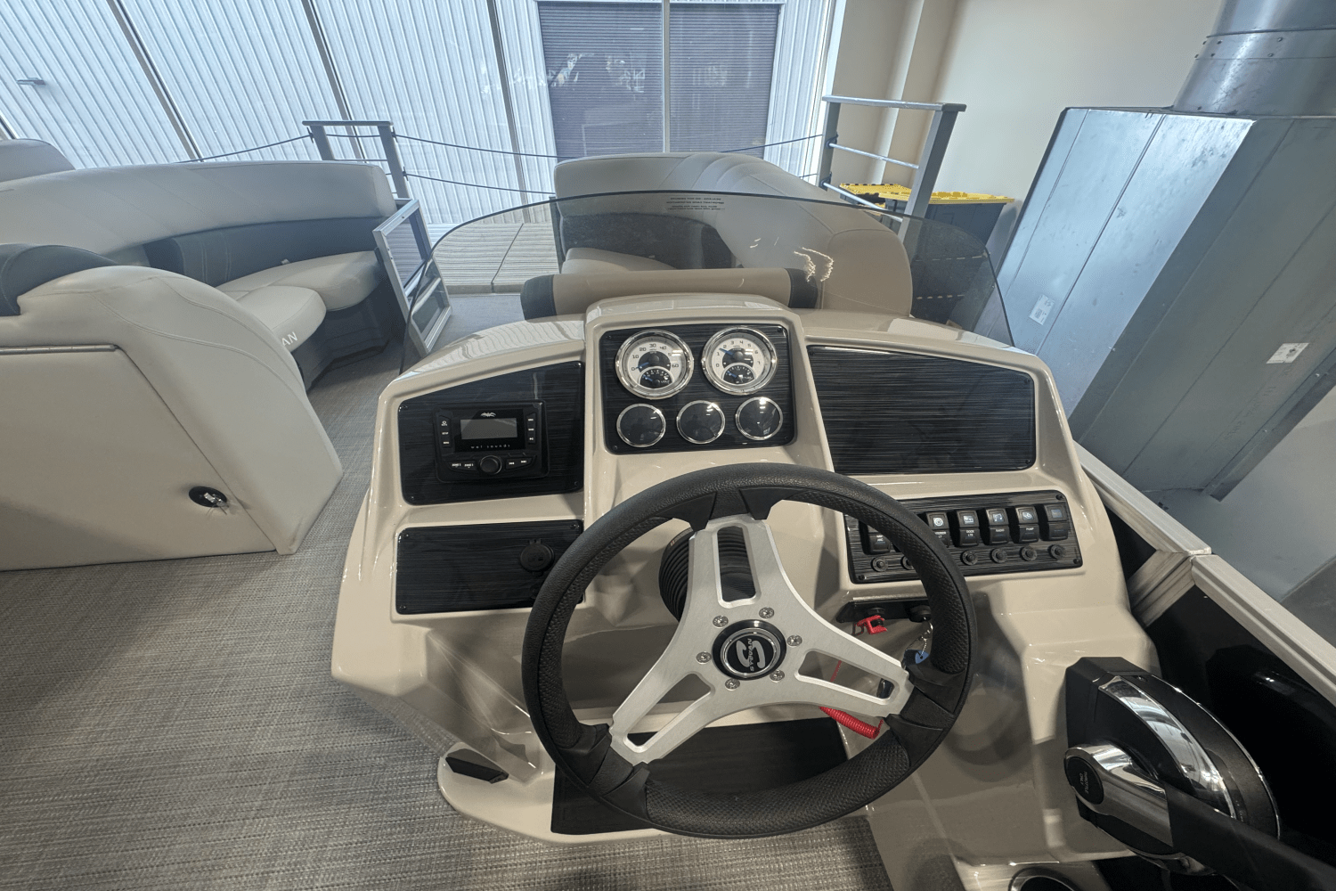 Slide: The Image of Sylvan MIRAGE 822 2025 - 9