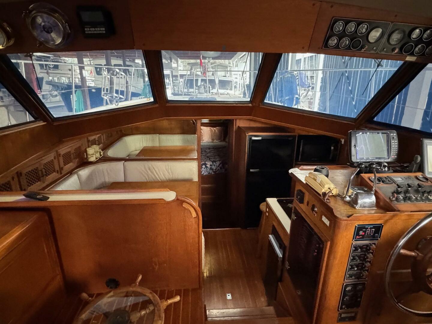 Slide: The Image of Symbol 51 Motor Yacht 1987 - 5049150