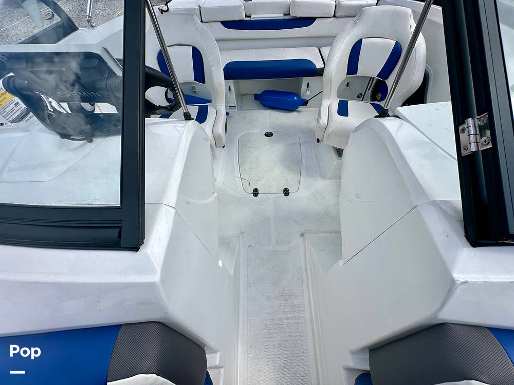 Slide: The Image of Tahoe 185 2022 - 15569022
