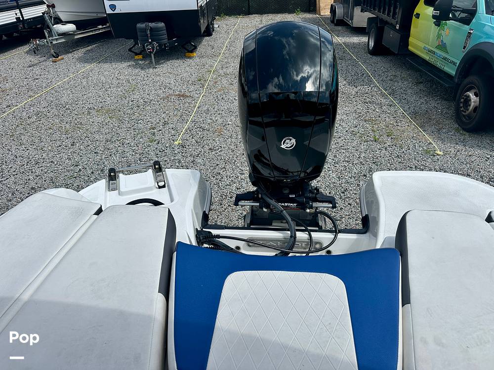 Slide: The Image of Tahoe 185 2022 - 15569045