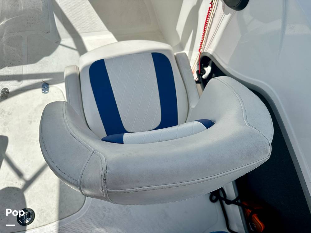 Slide: The Image of Captain's Chair - 15569054