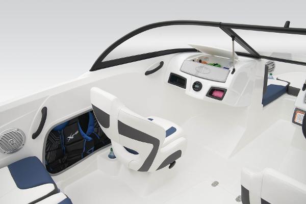 Slide: The Image of Tahoe 185 S 2024 - 16