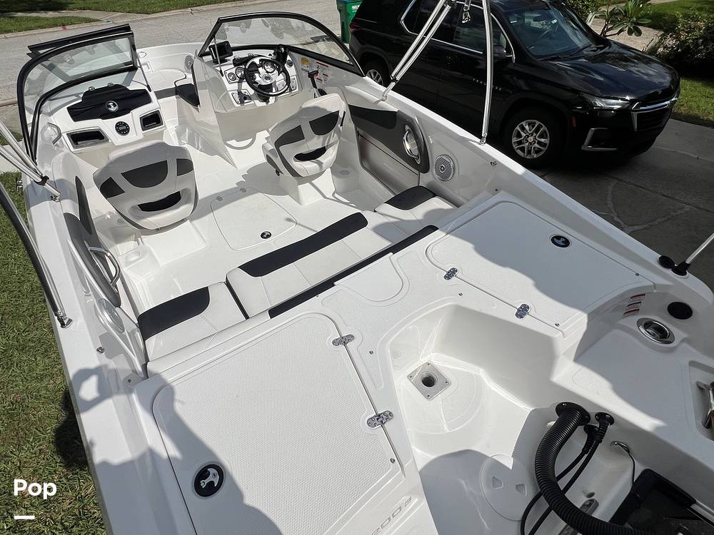 Slide: The Image of Cockpit Seating & Huge Rear Storage - 14642114