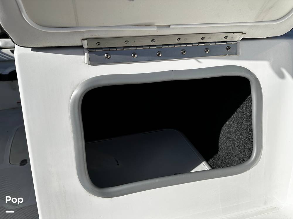 Slide: The Image of Tahoe 200S 2022 - 14861487