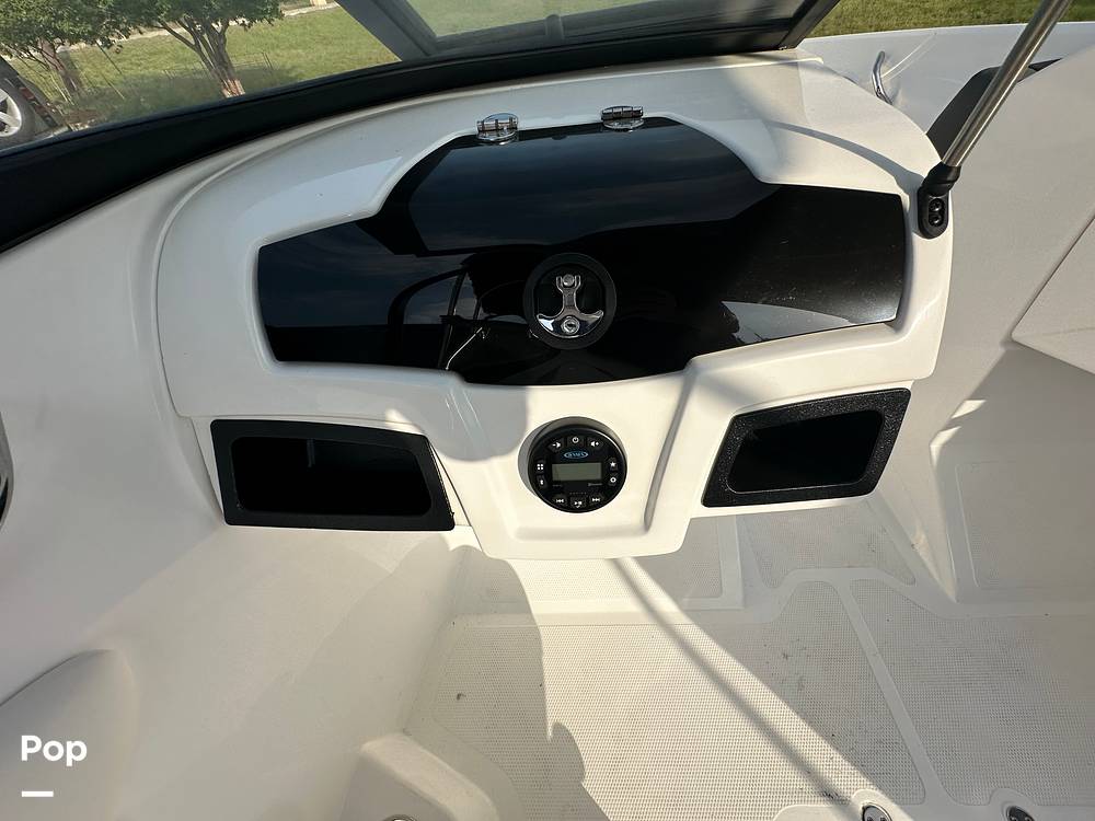 Slide: The Image of Tahoe 200 S 2022 - 15392575