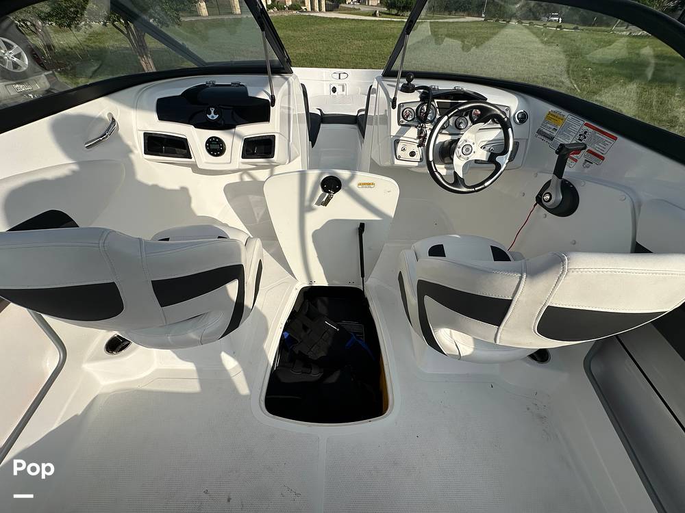 Slide: The Image of Tahoe 200 S 2022 - 15392584