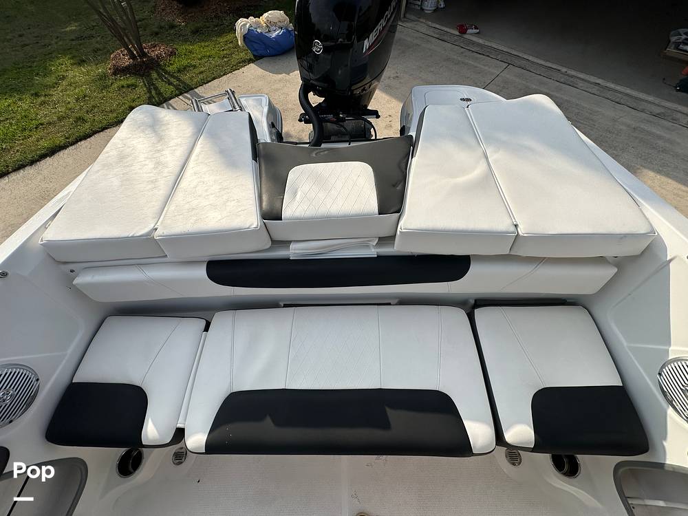 Slide: The Image of Tahoe 200 S 2022 - 15392590