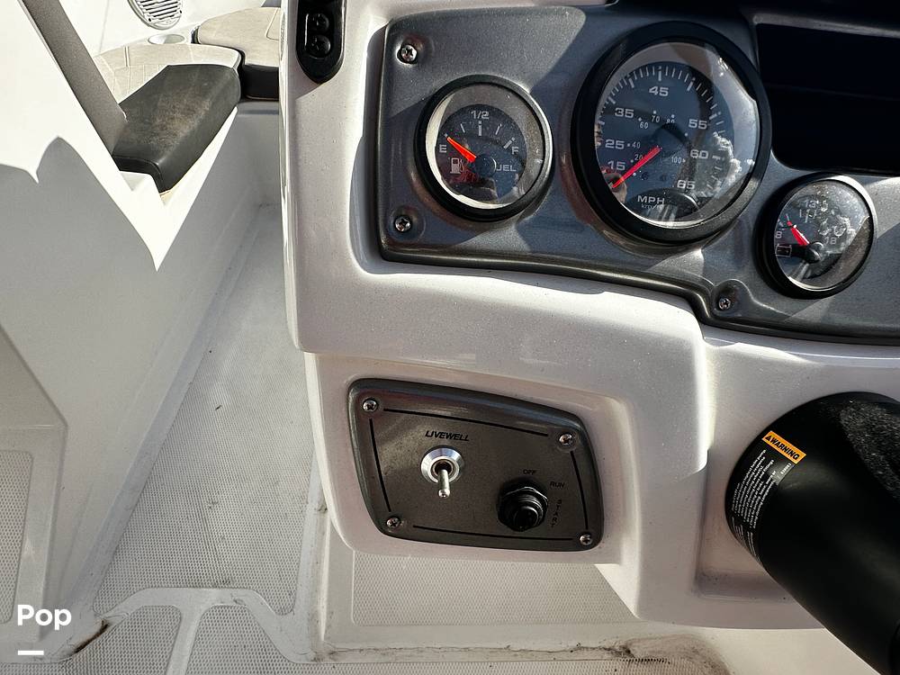 Slide: The Image of Tahoe 200S 2022 - 14861497