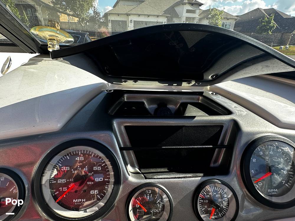 Slide: The Image of Tahoe 200S 2022 - 14861499