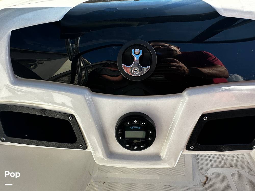 Slide: The Image of Tahoe 200S 2022 - 14861501
