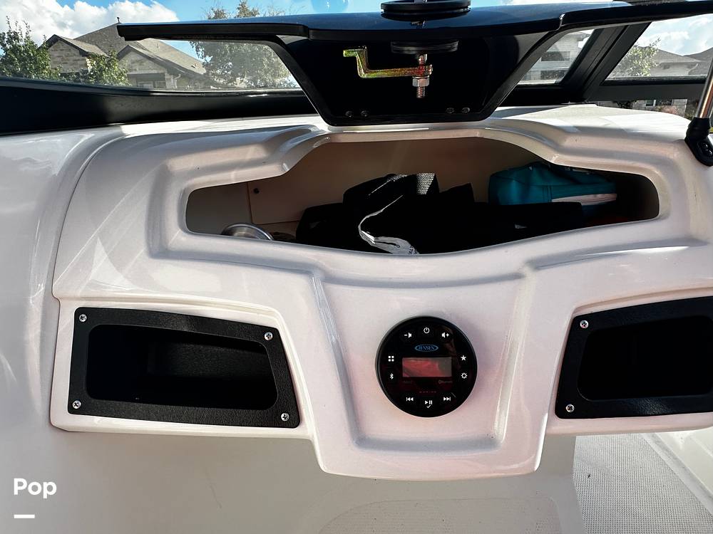 Slide: The Image of Tahoe 200S 2022 - 14861502