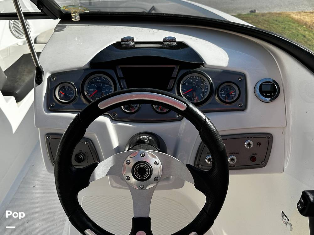 Slide: The Image of Tahoe 200S 2022 - 14861510