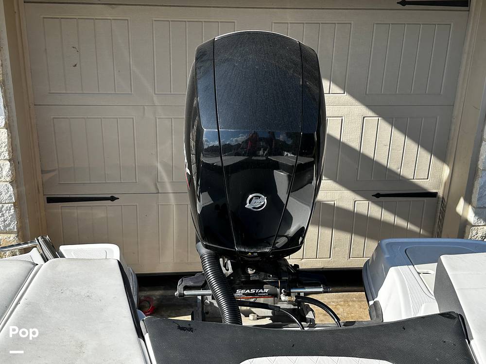 Slide: The Image of Tahoe 200S 2022 - 14861513