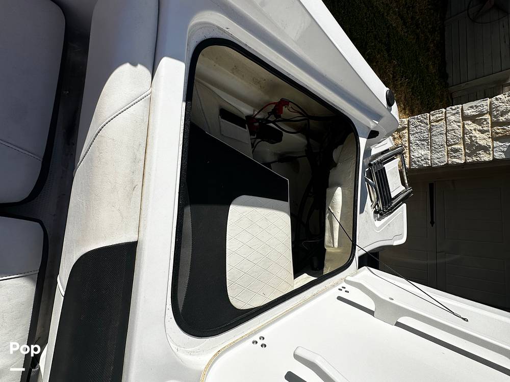 Slide: The Image of Tahoe 200S 2022 - 14861522