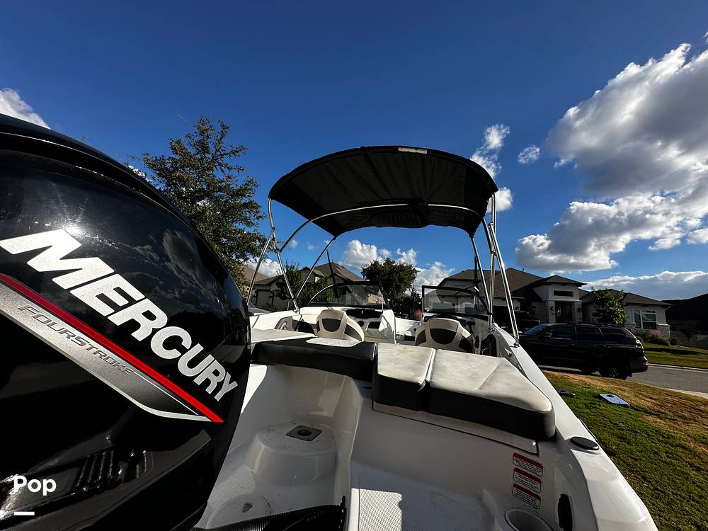 Slide: The Image of Tahoe 200S 2022 - 14861480