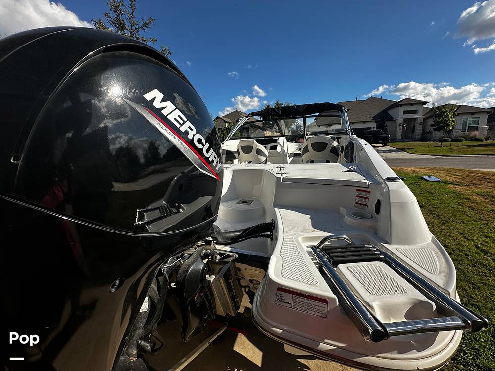Slide: The Image of Tahoe 200S 2022 - 14861528