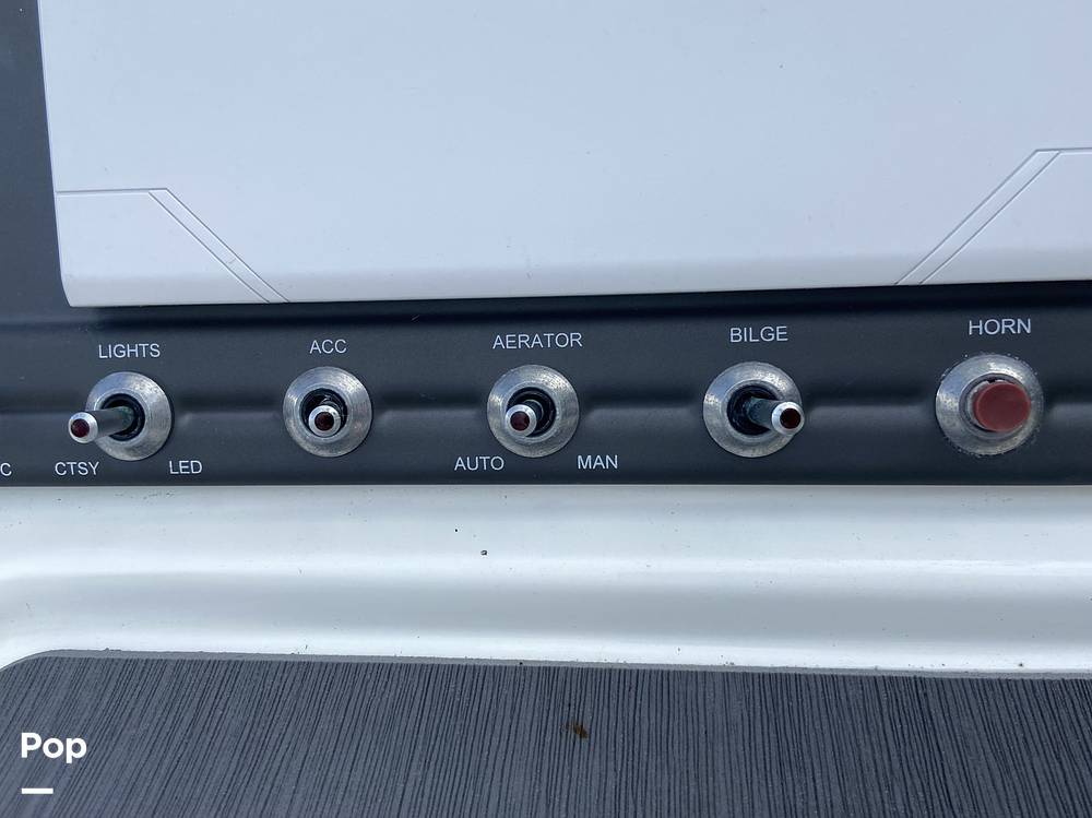 Slide: The Image of Tahoe 2150 CC 2021 - 14796135