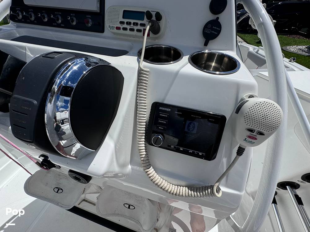 Slide: The Image of Tahoe 2150 Center Console 2021 - 14659697