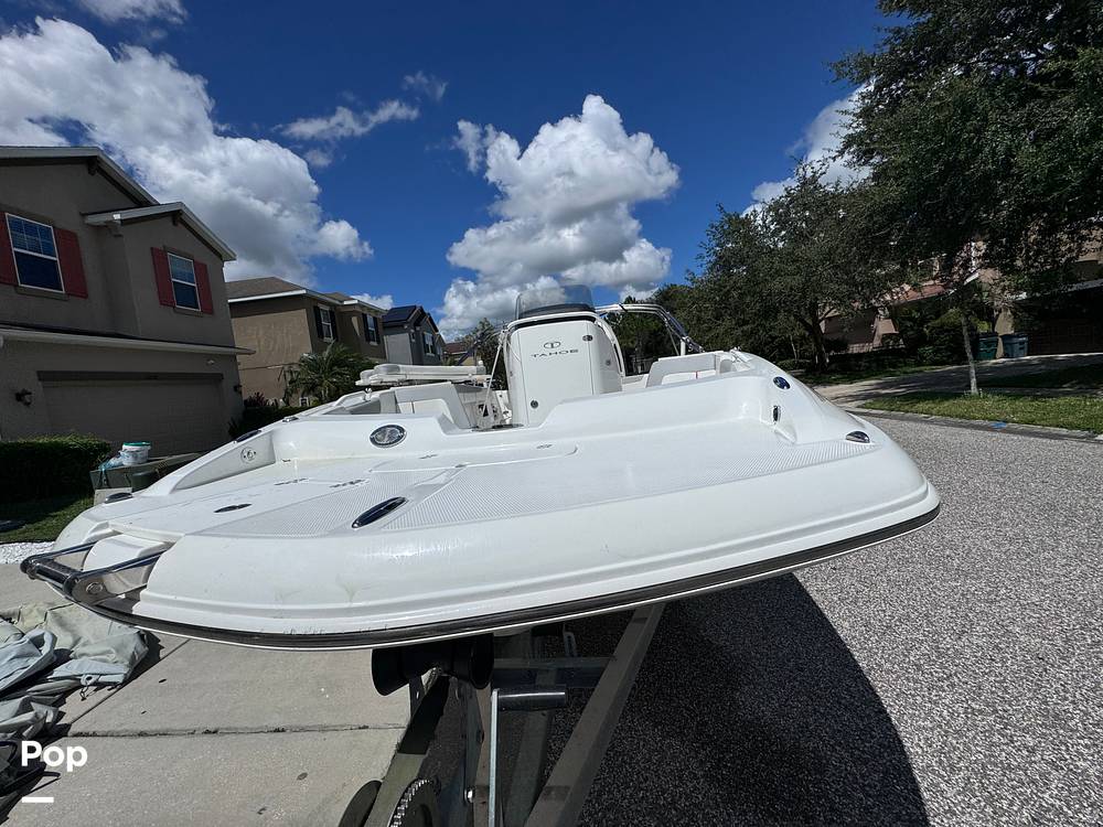 Slide: The Image of Tahoe 2150 Center Console 2021 - 14659804