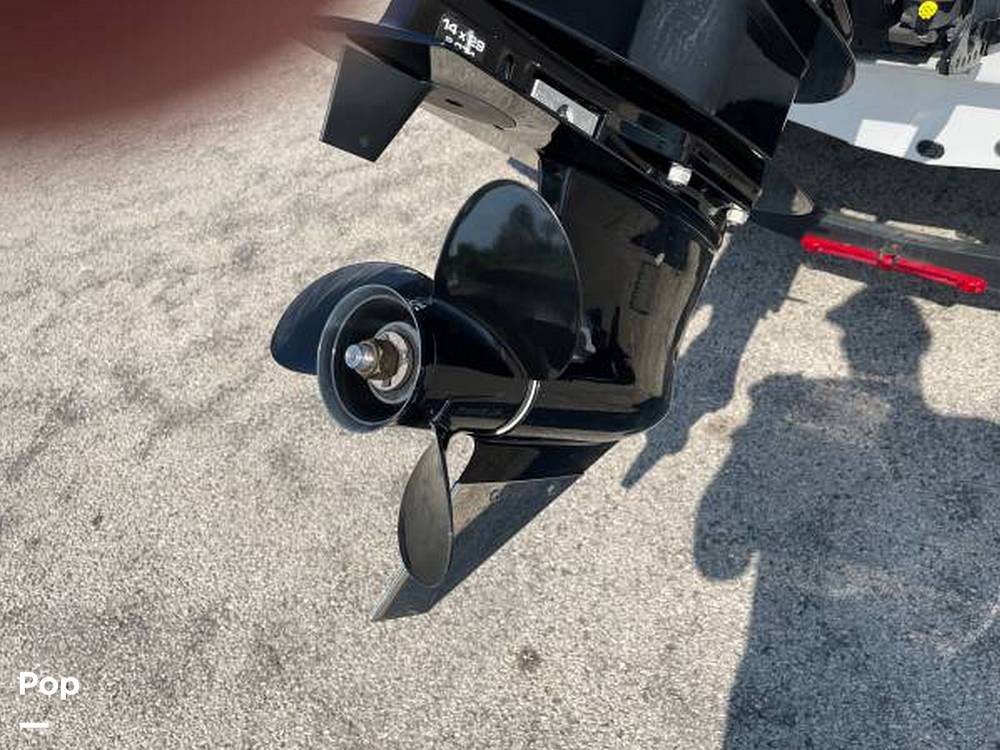 Slide: The Image of Tahoe 450 TF 2021 - 13677000