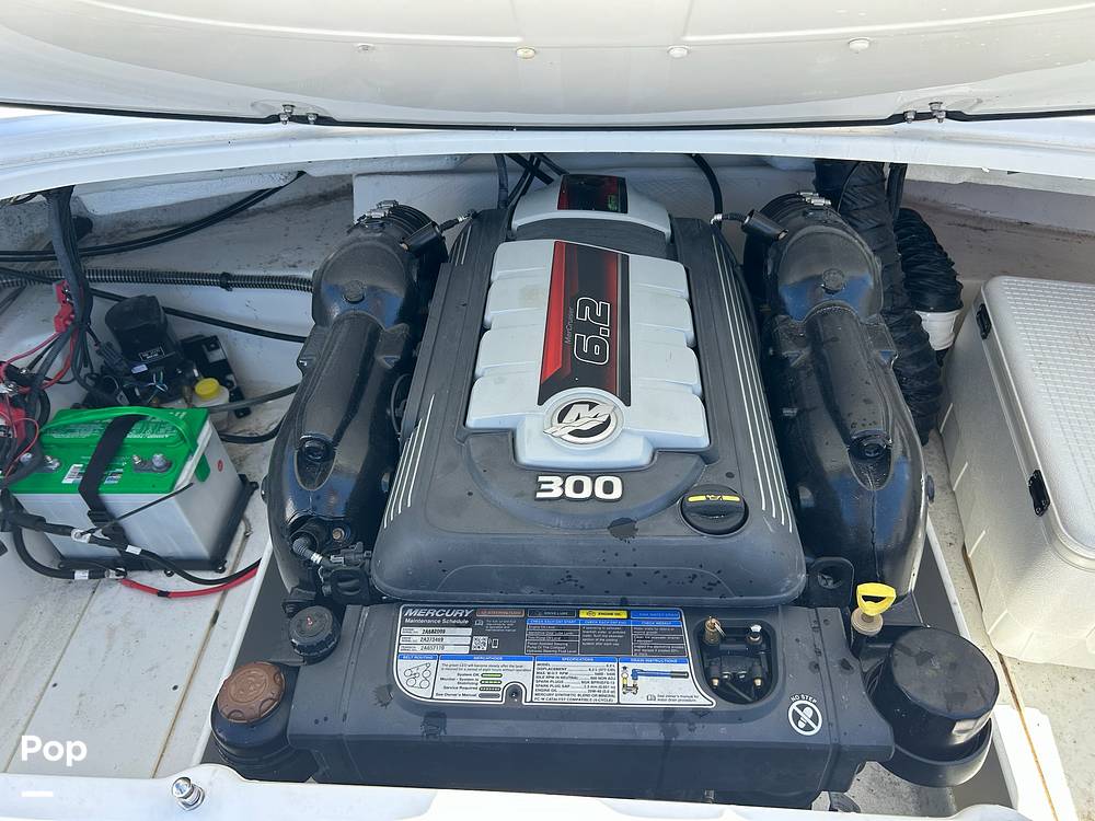 Slide: The Image of Engine Compartment - 13979073