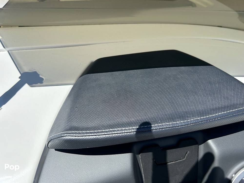 Slide: The Image of Glovebox Cover - 13979089