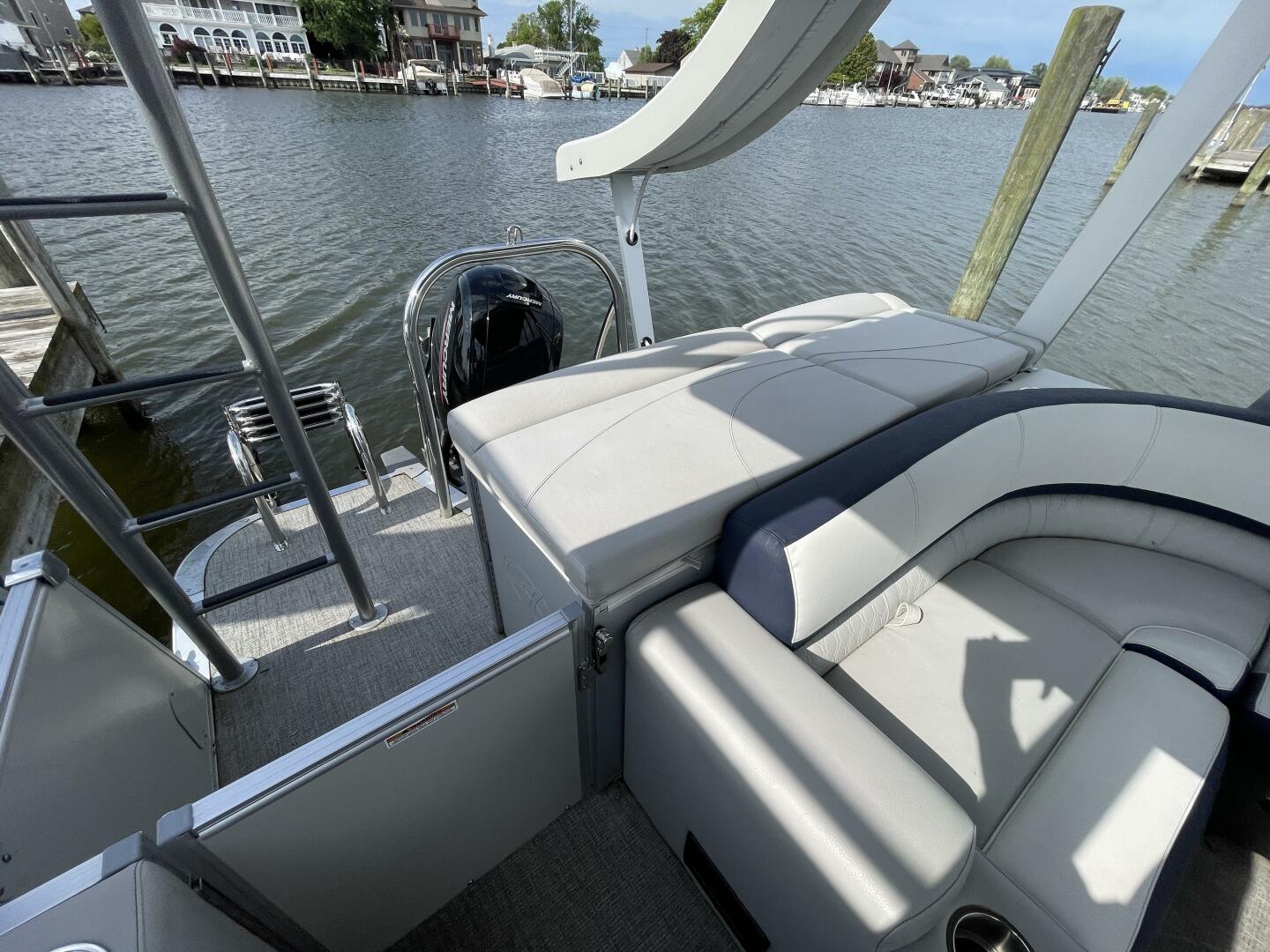 Slide: The Image of Tahoe Cascade 2585 Funship 2023 - 4905109