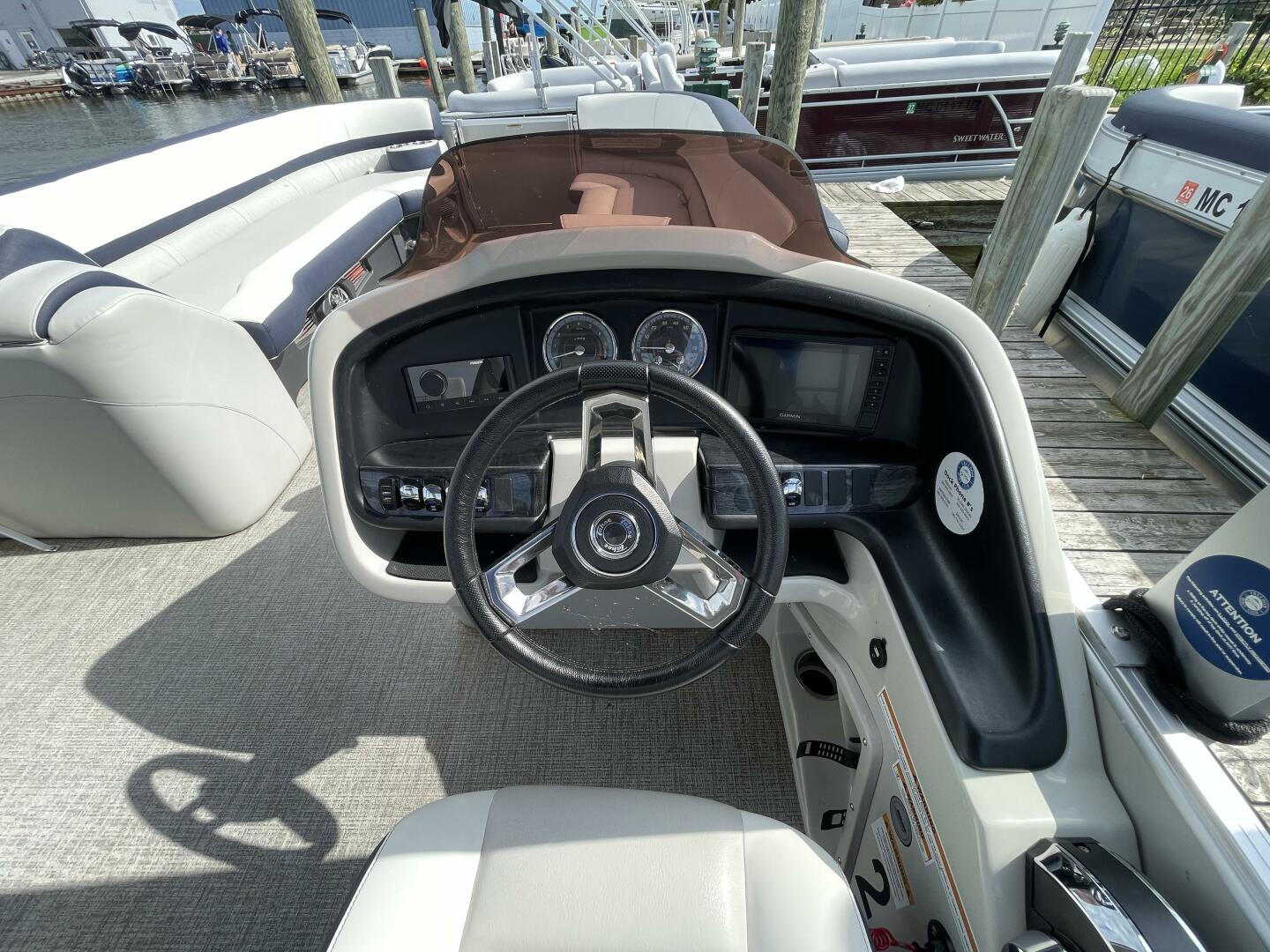 Slide: The Image of Tahoe Cascade 2585 Funship 2023 - 4905124