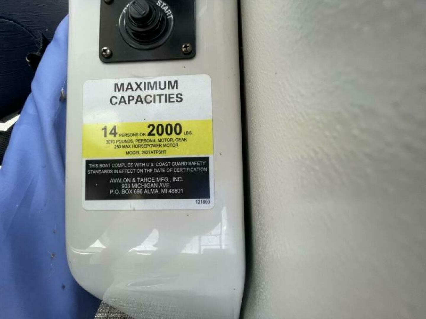 Slide: The Image of Tahoe Cascade 2585 Funship 2023 - 4905107