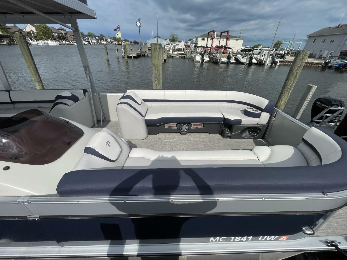 Slide: The Image of Tahoe Cascade 2585 Funship 2023 - 4905095