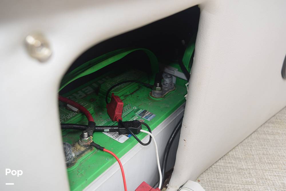 Slide: The Image of Batteries - Trolling Motor - 14390894