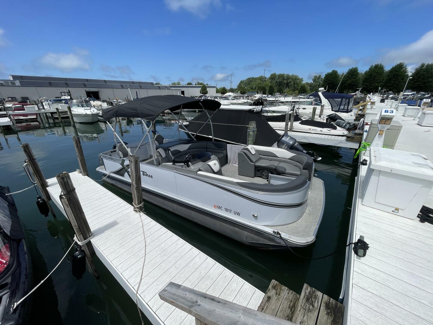 Slide: The Image of Tahoe LTZ 2385 Rear Fish 2023 - 1