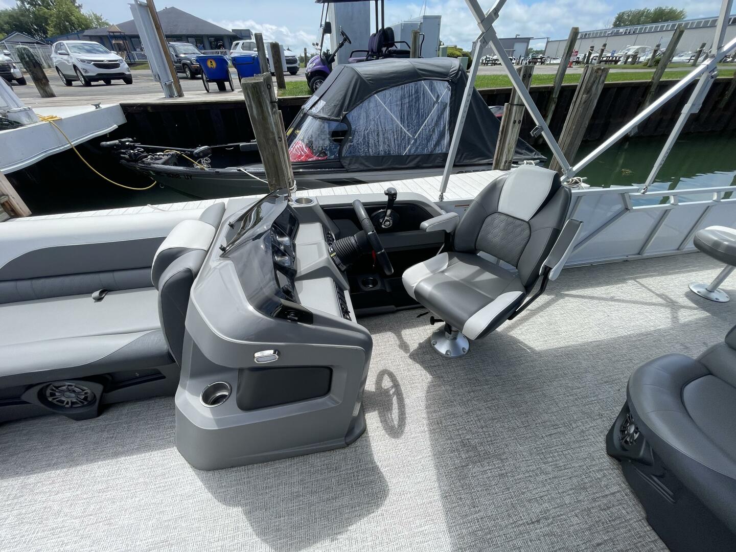 Slide: The Image of Tahoe LTZ 2385 Rear Fish 2023 - 11