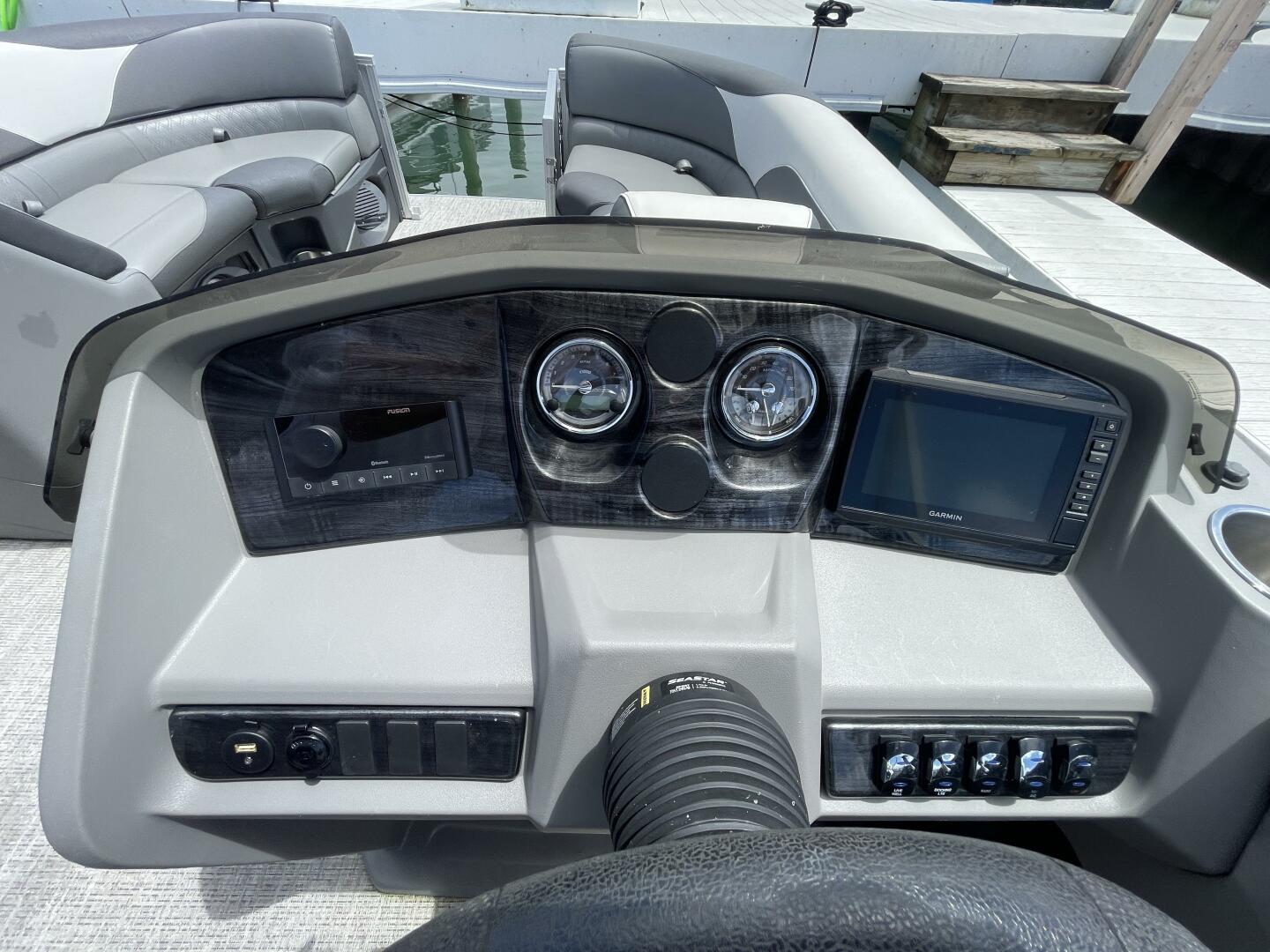 Slide: The Image of Tahoe LTZ 2385 Rear Fish 2023 - 13