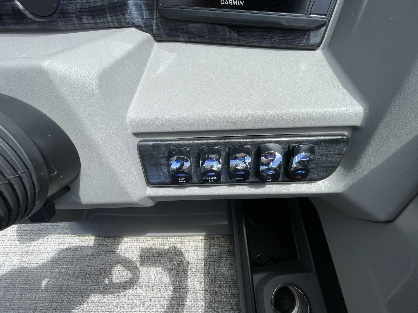 Slide: The Image of Tahoe LTZ 2385 Rear Fish 2023 - 14