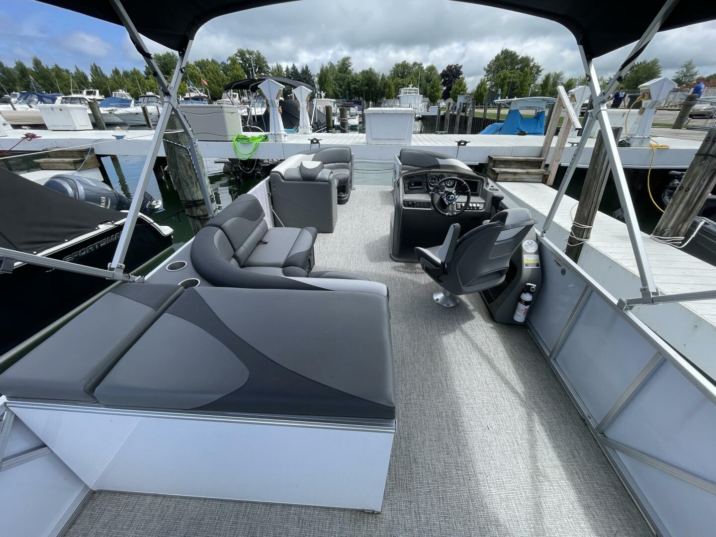 Slide: The Image of Tahoe LTZ 2385 Rear Fish 2023 - 20