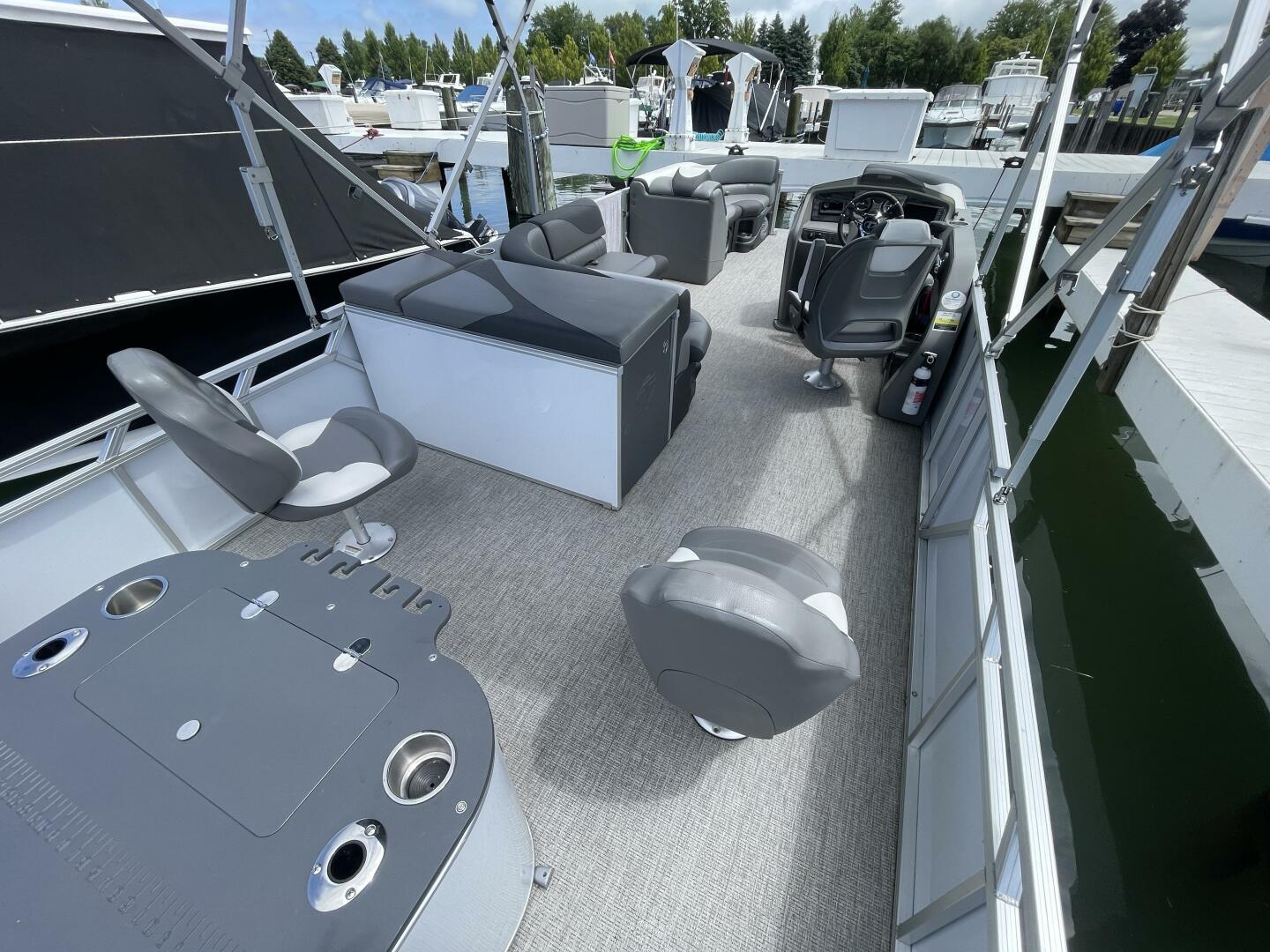 Slide: The Image of Tahoe LTZ 2385 Rear Fish 2023 - 22