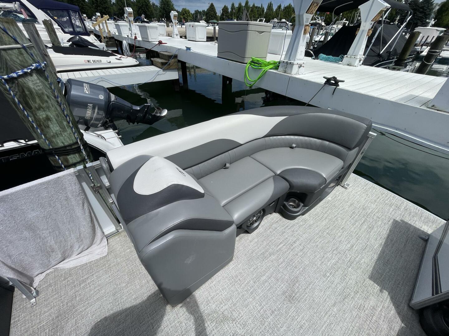Slide: The Image of Tahoe LTZ 2385 Rear Fish 2023 - 8