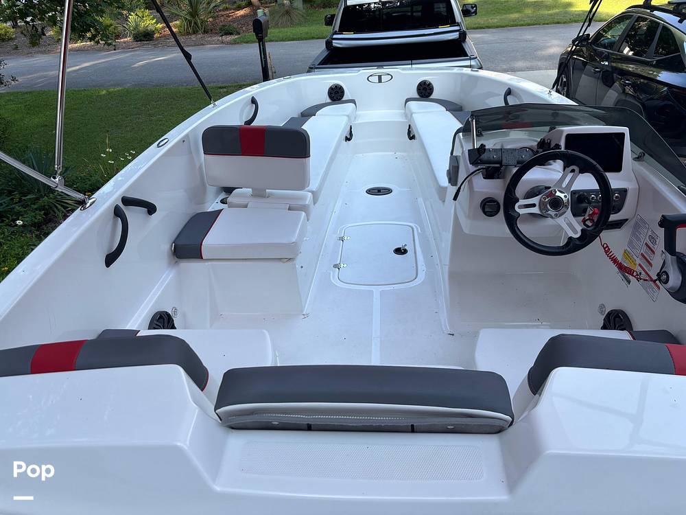 Slide: The Image of Tahoe t18 2024 - 15685603