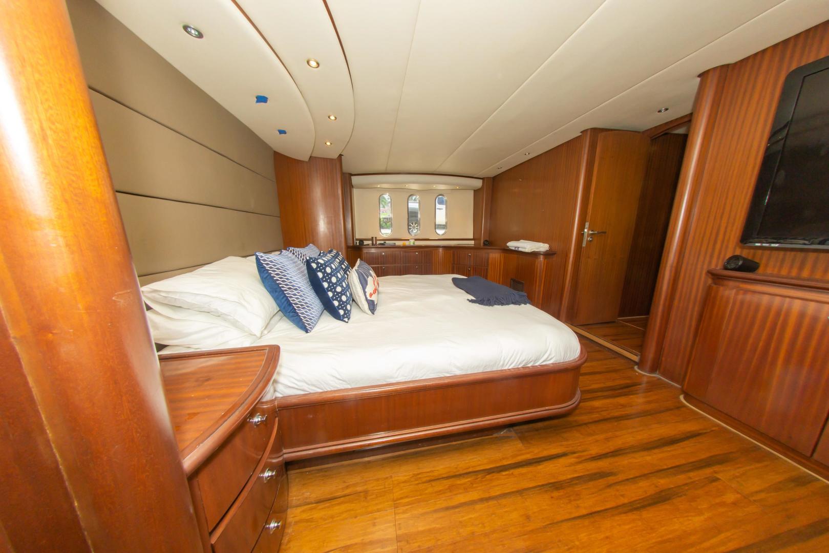 Slide: The Image of Tango COCKPIT MOTOR YACHT 2008 - 3351593
