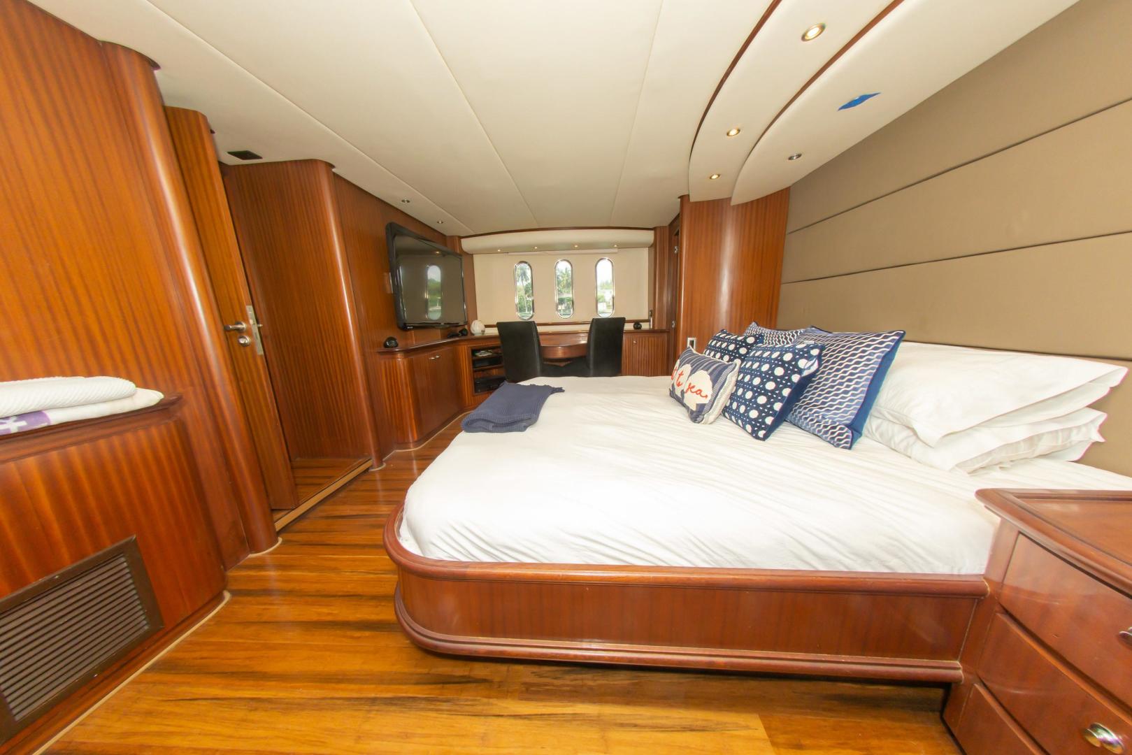 Slide: The Image of Tango COCKPIT MOTOR YACHT 2008 - 3351594