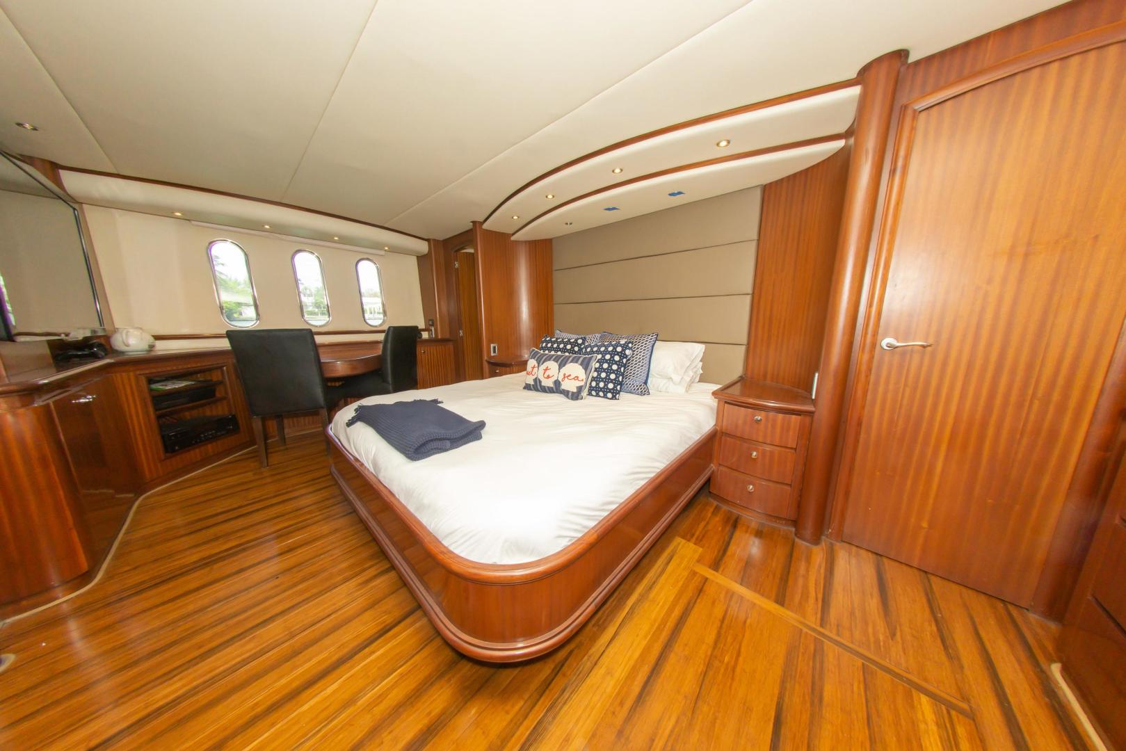 Slide: The Image of Tango COCKPIT MOTOR YACHT 2008 - 3351595