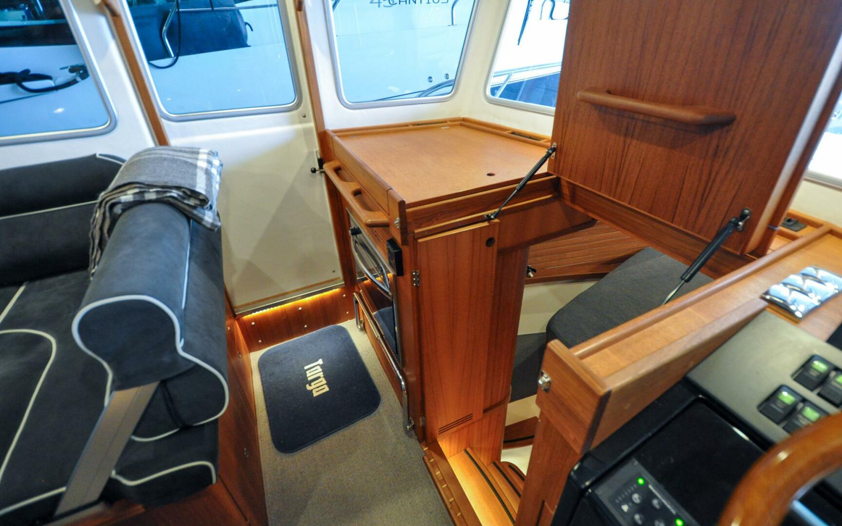 Slide: The Image of Targa 32   007   Offered For Sale   660 - 4302007