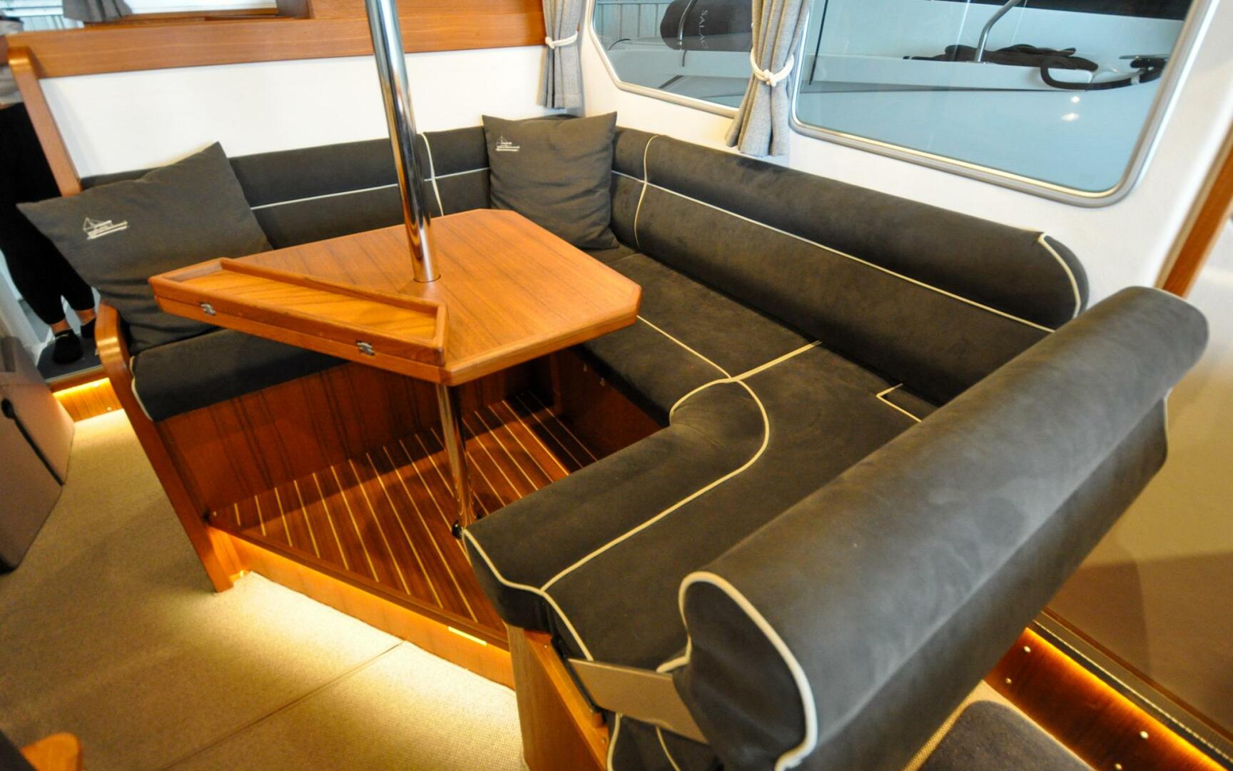 Slide: The Image of Targa 32   007   Offered For Sale   686 - 4302042