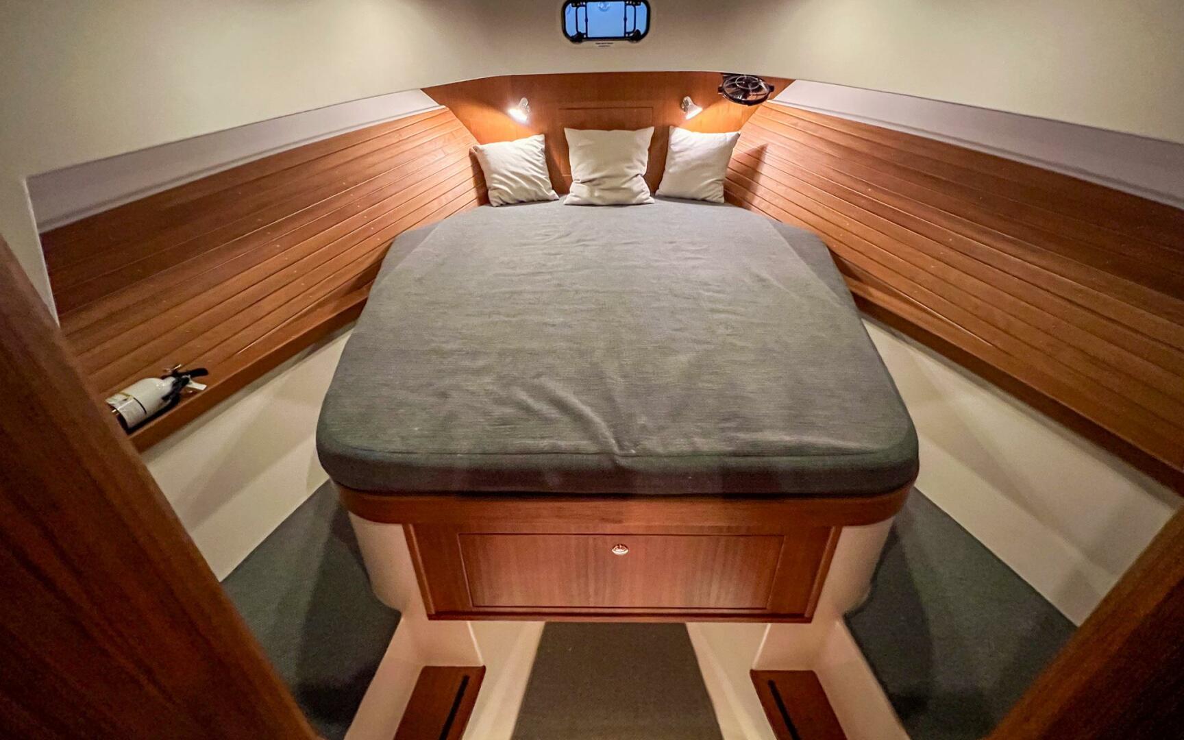 Slide: The Image of Targa 32   007   Offered For Sale   391 - 4301789