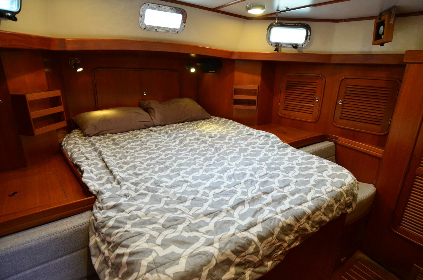 Slide: The Image of Tayana 48 2005 - 5192719